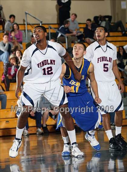 Thumbnail 1 in Findlay Prep vs. De La Salle (City of Palms Classic) photogallery.