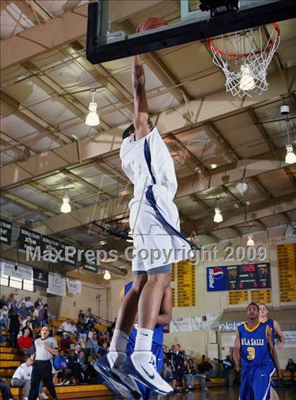 Thumbnail 2 in Findlay Prep vs. De La Salle (City of Palms Classic) photogallery.