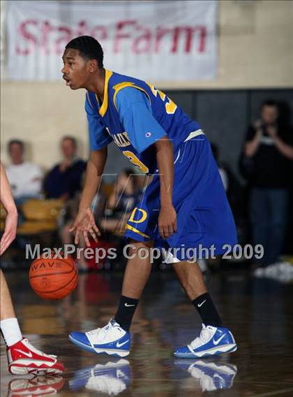 Thumbnail 3 in Findlay Prep vs. De La Salle (City of Palms Classic) photogallery.