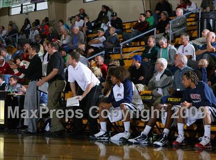 Thumbnail 3 in Findlay Prep vs. De La Salle (City of Palms Classic) photogallery.