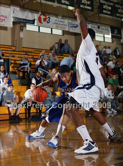 Thumbnail 1 in Findlay Prep vs. De La Salle (City of Palms Classic) photogallery.