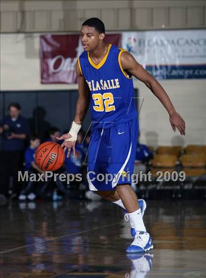 Thumbnail 2 in Findlay Prep vs. De La Salle (City of Palms Classic) photogallery.