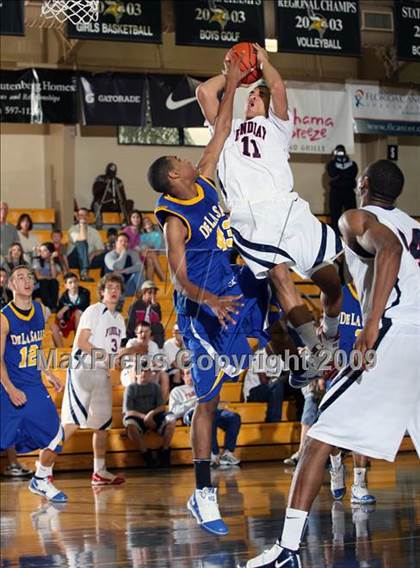 Thumbnail 3 in Findlay Prep vs. De La Salle (City of Palms Classic) photogallery.