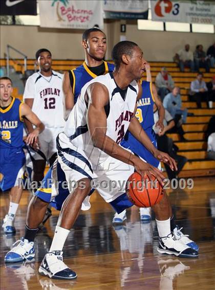 Thumbnail 2 in Findlay Prep vs. De La Salle (City of Palms Classic) photogallery.