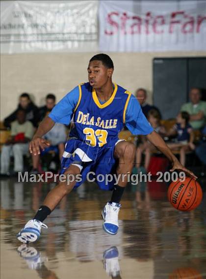 Thumbnail 3 in Findlay Prep vs. De La Salle (City of Palms Classic) photogallery.