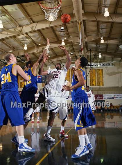 Thumbnail 3 in Findlay Prep vs. De La Salle (City of Palms Classic) photogallery.
