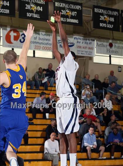 Thumbnail 1 in Findlay Prep vs. De La Salle (City of Palms Classic) photogallery.
