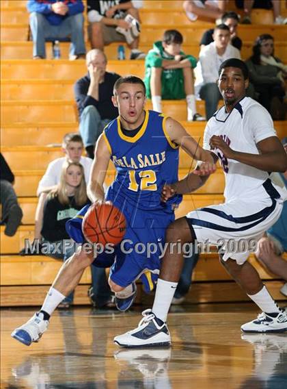 Thumbnail 3 in Findlay Prep vs. De La Salle (City of Palms Classic) photogallery.