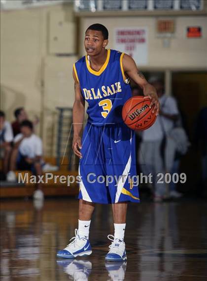 Thumbnail 2 in Findlay Prep vs. De La Salle (City of Palms Classic) photogallery.