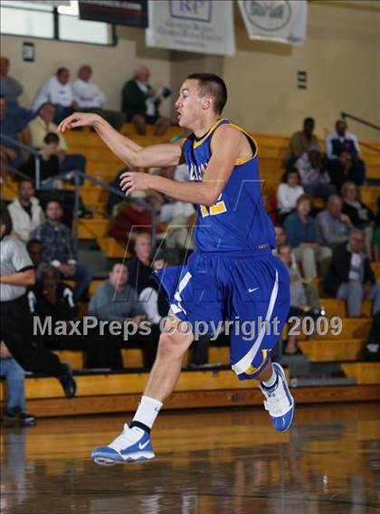 Thumbnail 3 in Findlay Prep vs. De La Salle (City of Palms Classic) photogallery.