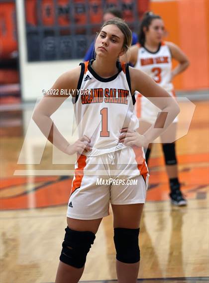 Thumbnail 3 in Grand Saline vs Cumberland Academy photogallery.