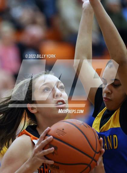 Thumbnail 3 in Grand Saline vs Cumberland Academy photogallery.