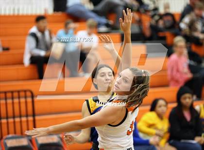 Thumbnail 3 in Grand Saline vs Cumberland Academy photogallery.