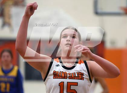 Thumbnail 3 in Grand Saline vs Cumberland Academy photogallery.