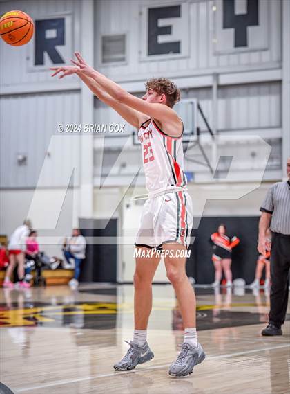 Thumbnail 2 in Walnut Ridge vs Cave City (3A-2 District Tournament) photogallery.