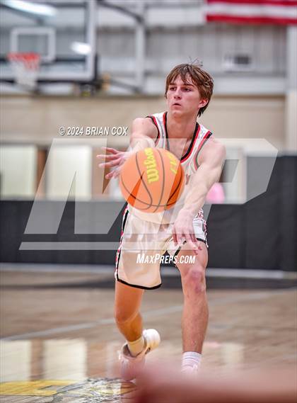 Thumbnail 1 in Walnut Ridge vs Cave City (3A-2 District Tournament) photogallery.