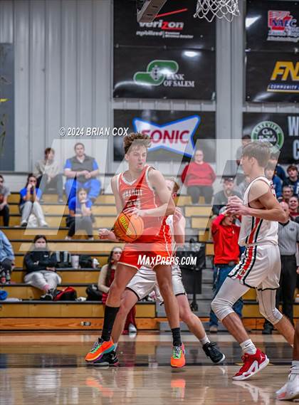 Thumbnail 1 in Walnut Ridge vs Cave City (3A-2 District Tournament) photogallery.