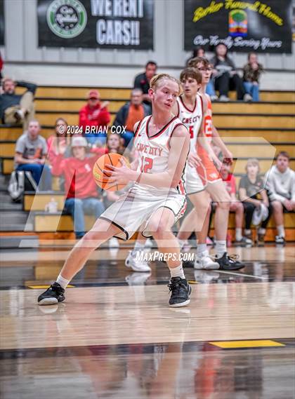 Thumbnail 3 in Walnut Ridge vs Cave City (3A-2 District Tournament) photogallery.
