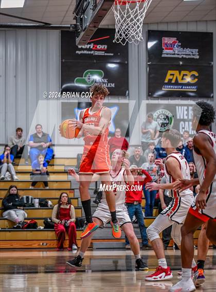 Thumbnail 3 in Walnut Ridge vs Cave City (3A-2 District Tournament) photogallery.