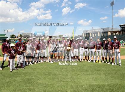 Thumbnail 2 in London vs. Wall (UIL 3A Baseball State Semifinal Medal Ceremony) photogallery.