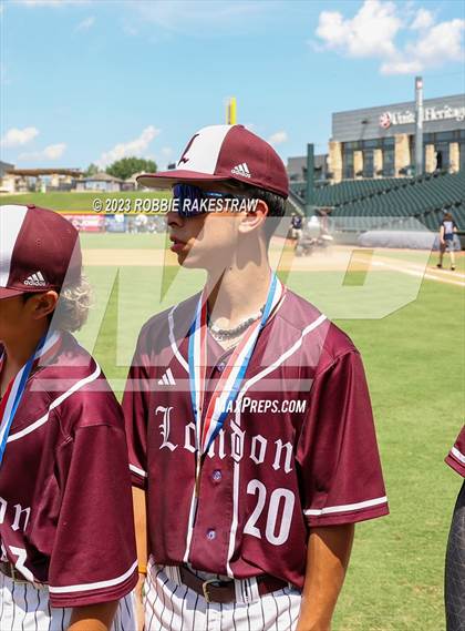 Thumbnail 2 in London vs. Wall (UIL 3A Baseball State Semifinal Medal Ceremony) photogallery.