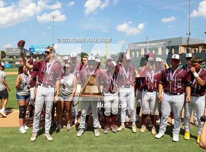 Thumbnail 1 in London vs. Wall (UIL 3A Baseball State Semifinal Medal Ceremony) photogallery.