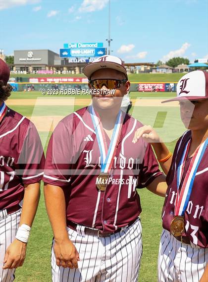 Thumbnail 3 in London vs. Wall (UIL 3A Baseball State Semifinal Medal Ceremony) photogallery.