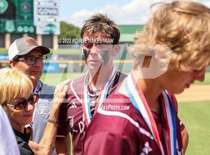 Thumbnail 3 in London vs. Wall (UIL 3A Baseball State Semifinal Medal Ceremony) photogallery.