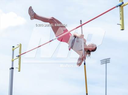 Thumbnail 2 in CIF SS Ford Track and Field Master’s Meet photogallery.