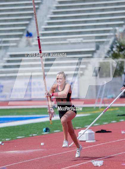 Thumbnail 2 in CIF SS Ford Track and Field Master’s Meet photogallery.