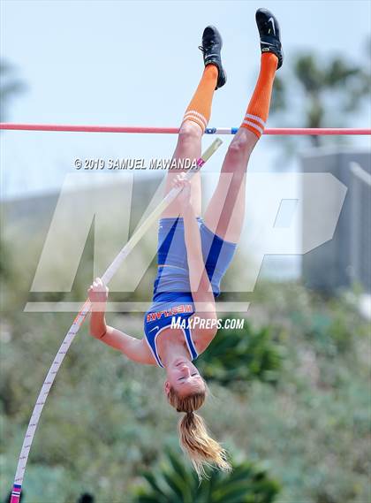 Thumbnail 3 in CIF SS Ford Track and Field Master’s Meet photogallery.