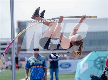 Thumbnail 2 in CIF SS Ford Track and Field Master’s Meet photogallery.