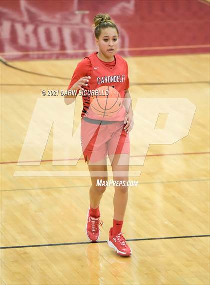 Thumbnail 3 in Carondelet vs. Arapahoe (Nike Tournament of Champions) photogallery.