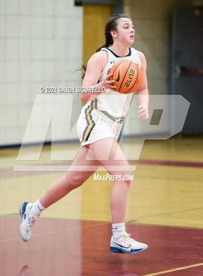 Thumbnail 1 in Carondelet vs. Arapahoe (Nike Tournament of Champions) photogallery.