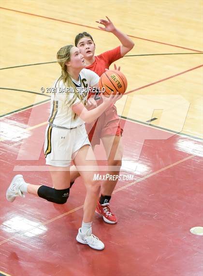 Thumbnail 2 in Carondelet vs. Arapahoe (Nike Tournament of Champions) photogallery.