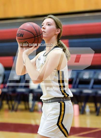 Thumbnail 3 in Carondelet vs. Arapahoe (Nike Tournament of Champions) photogallery.