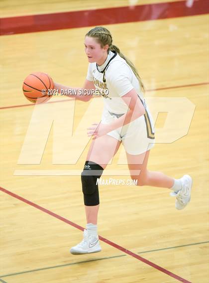 Thumbnail 2 in Carondelet vs. Arapahoe (Nike Tournament of Champions) photogallery.