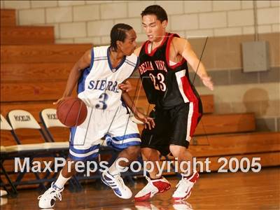Thumbnail 3 in Bella Vista vs. Sierra (Rocklin Holiday Tournament) photogallery.