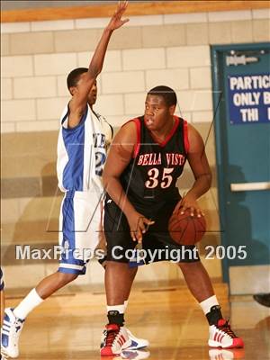 Thumbnail 2 in Bella Vista vs. Sierra (Rocklin Holiday Tournament) photogallery.
