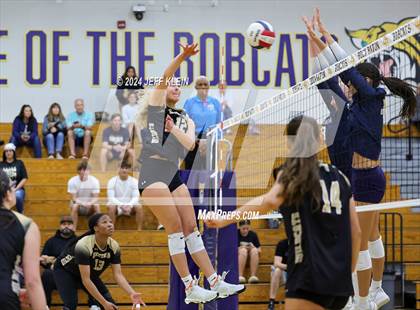 Thumbnail 1 in Western @ Boca Raton (FHSAA 7A District 14 Regional Quarterfinal) photogallery.
