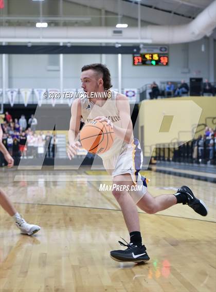 Thumbnail 1 in Bay vs. Junction City (AAA 2A State Playoff Second Round) photogallery.