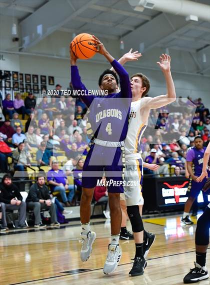 Thumbnail 1 in Bay vs. Junction City (AAA 2A State Playoff Second Round) photogallery.