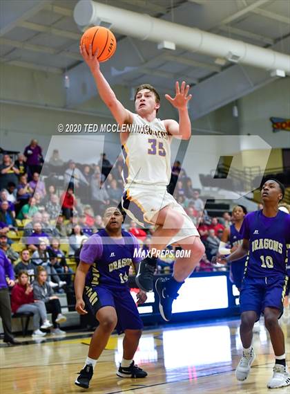 Thumbnail 3 in Bay vs. Junction City (AAA 2A State Playoff Second Round) photogallery.