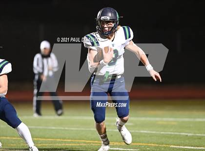Thumbnail 2 in Arapahoe vs. ThunderRidge (CHSAA 5A 2nd Round) photogallery.