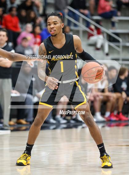 Thumbnail 3 in Memorial vs. Lovejoy (UIL 5A Regional Quarterfinals) photogallery.