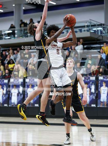 Thumbnail 2 in Memorial vs. Lovejoy (UIL 5A Regional Quarterfinals) photogallery.