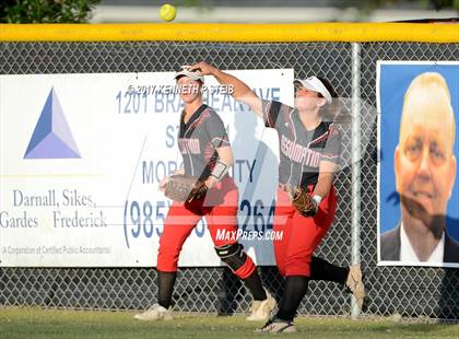 Thumbnail 3 in Assumption @ Morgan City (LHSAA 4A Regional Playoff) photogallery.