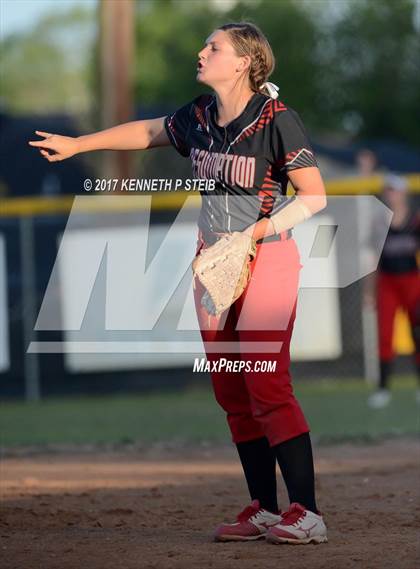 Thumbnail 3 in Assumption @ Morgan City (LHSAA 4A Regional Playoff) photogallery.