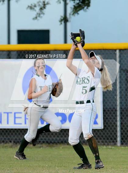 Thumbnail 1 in Assumption @ Morgan City (LHSAA 4A Regional Playoff) photogallery.
