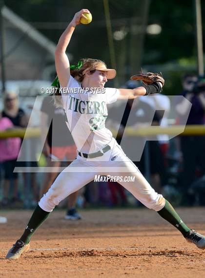 Thumbnail 1 in Assumption @ Morgan City (LHSAA 4A Regional Playoff) photogallery.